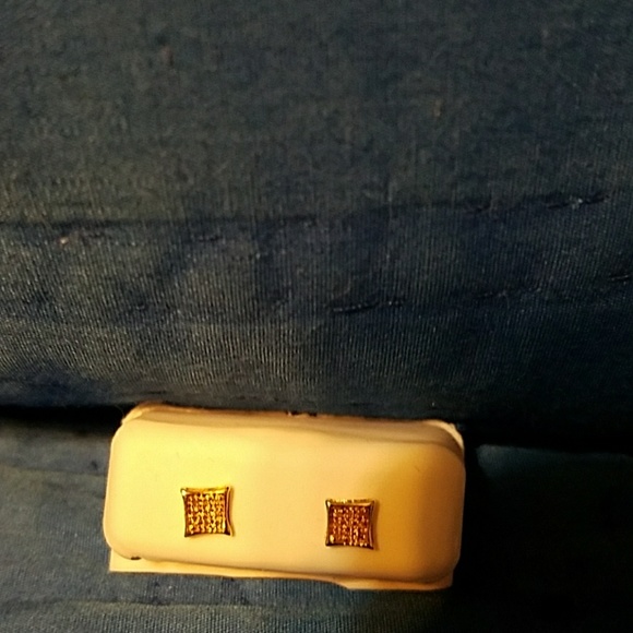 Jewelry - Gorgeous gold earrings
